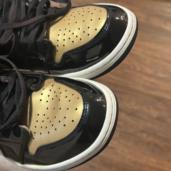 Air Jordan 1 Retro High OG Gold Toe Black White Size 11 (2017) main image 4